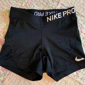black nike pros size xs